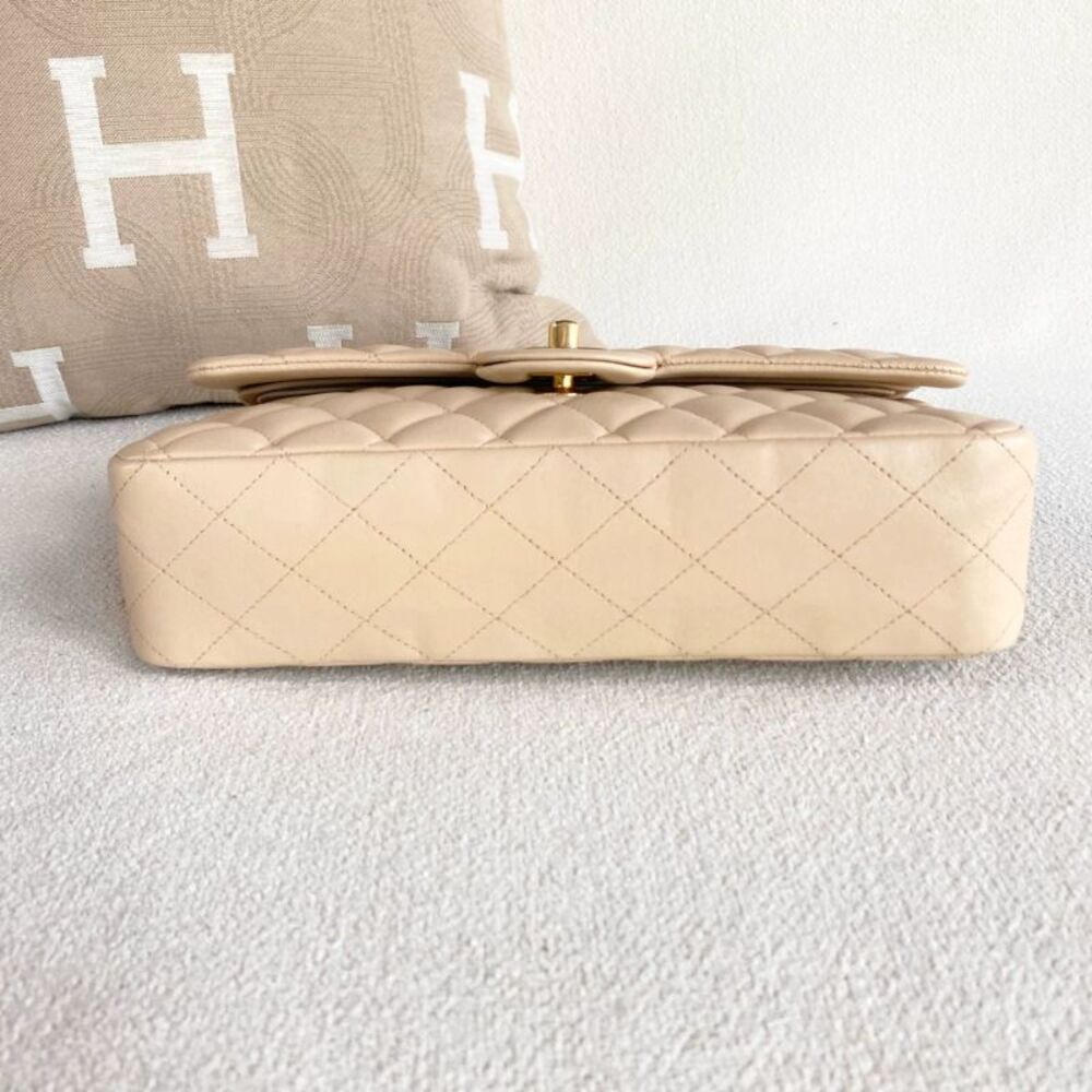 Chanel Women Pre-Loved Bag Very Good Condition - Picture 5 of 9